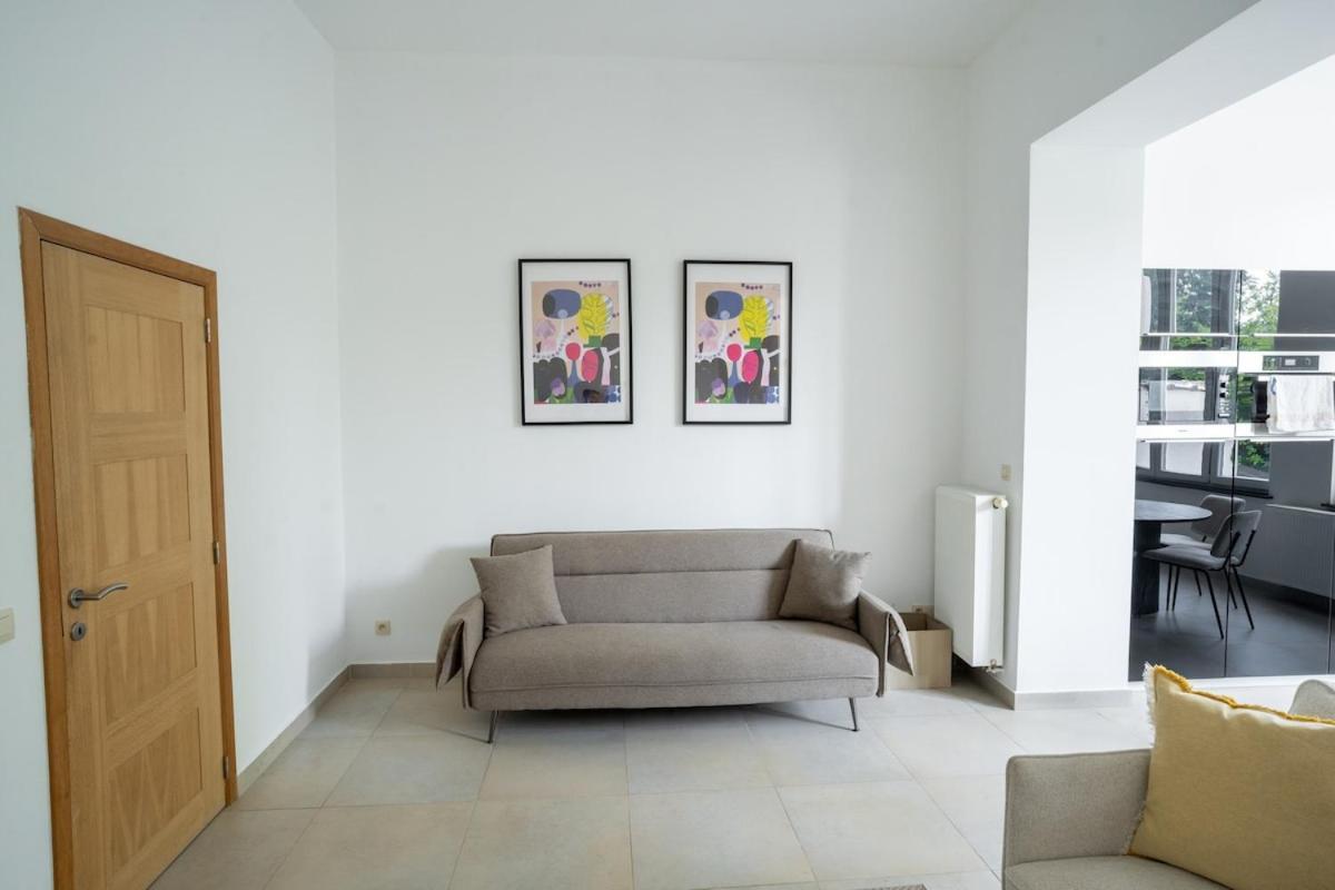 Cozy And Luxurious In Brussels, Laeken Apartment