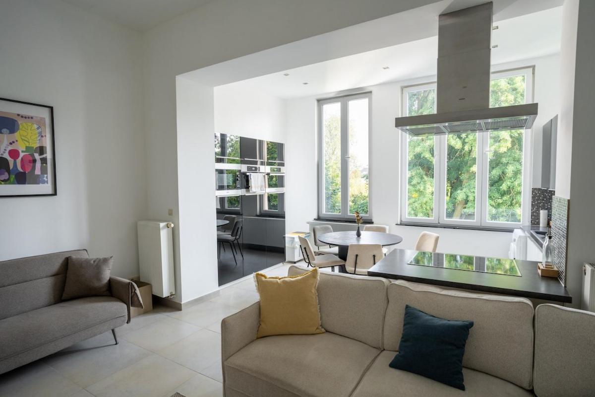 Cozy And Luxurious In Brussels, Laeken Apartment